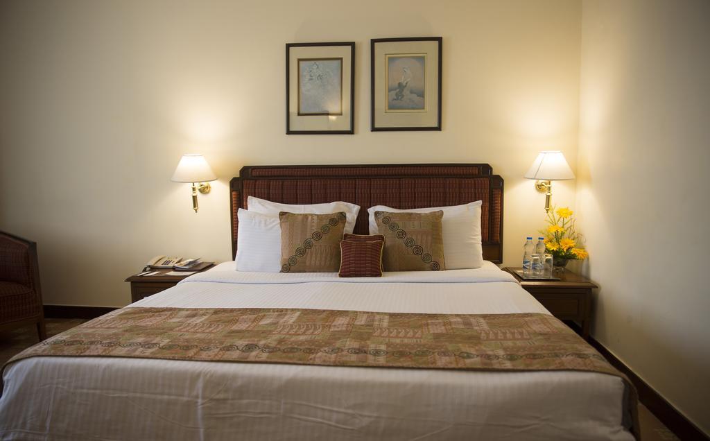 Hotel Peerless 4*